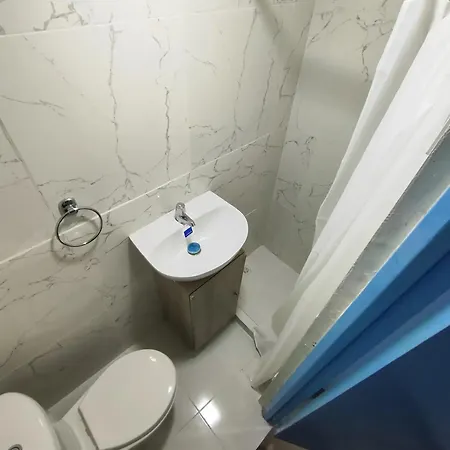 Em3-2g De 4 Hab En Zona Residencial Con Aire Acondicionado Wifi Y Parqueadero Apartamento *